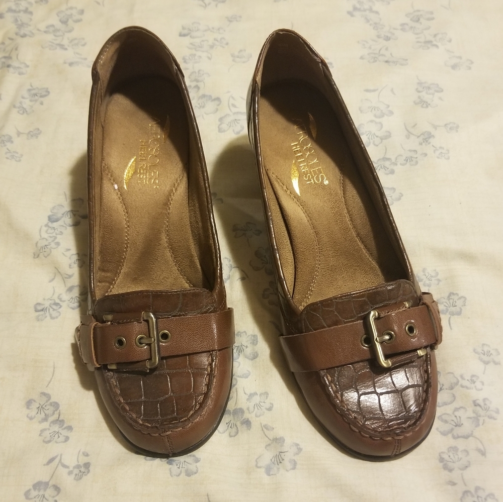 Aerosoles Heelrest leather pumps